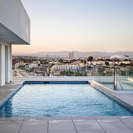 Apartment Superbe 3 P, 10 Mn De La Avec Piscine Et Parking *